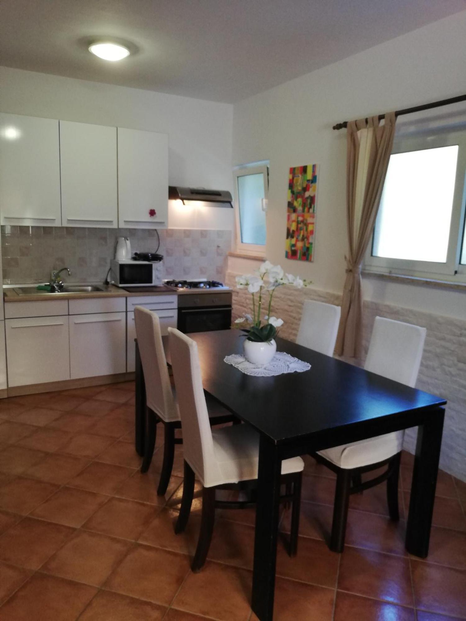Apartments Poretti For 2,In Center Parking Free In The Yard,6 Min Beach Walk Rovinj Exterior photo