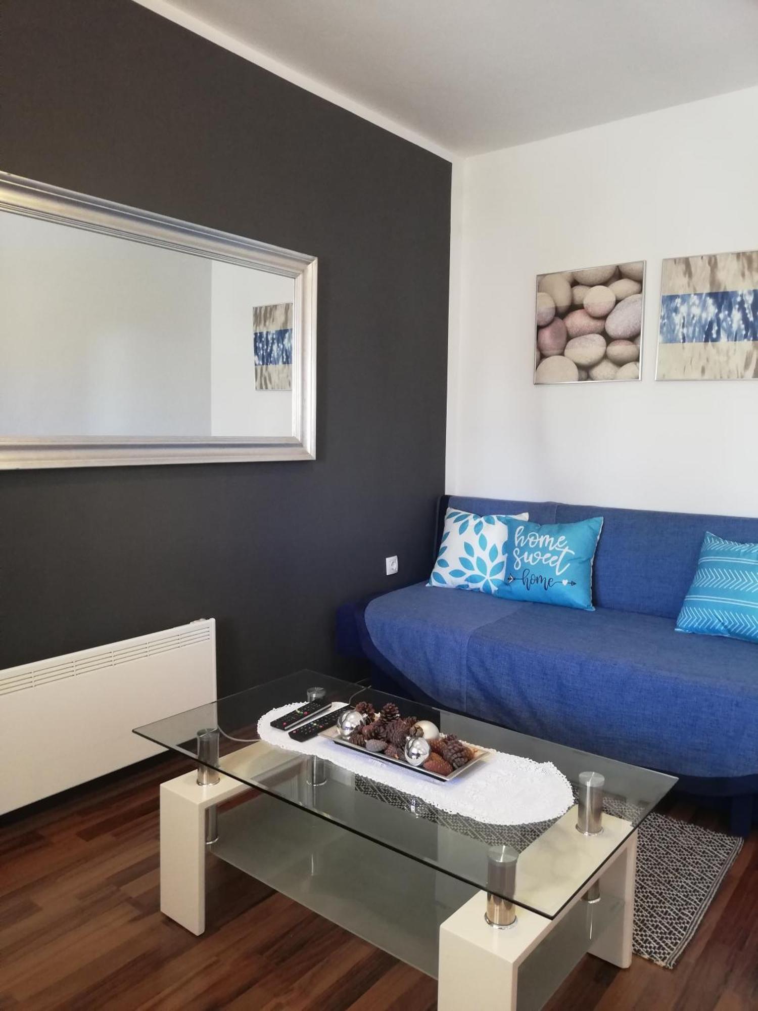Apartments Poretti For 2,In Center Parking Free In The Yard,6 Min Beach Walk Rovinj Exterior photo